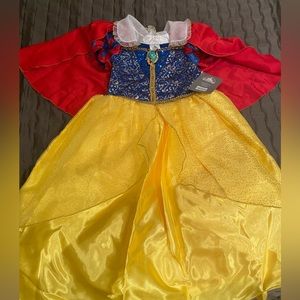 NWT Disney Snow White costume size 5/6